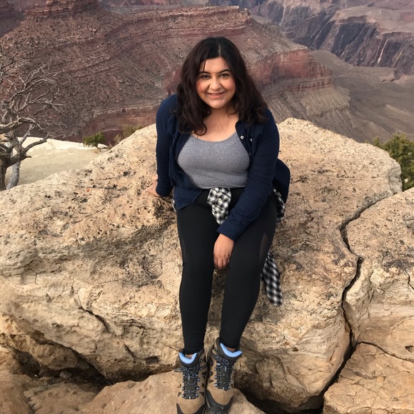 Meet your Buyer/Seller! โค๏ธ๐ป - Picture 5 of 7